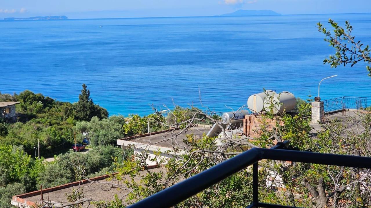 Arileo Hotel Himare Ruang foto