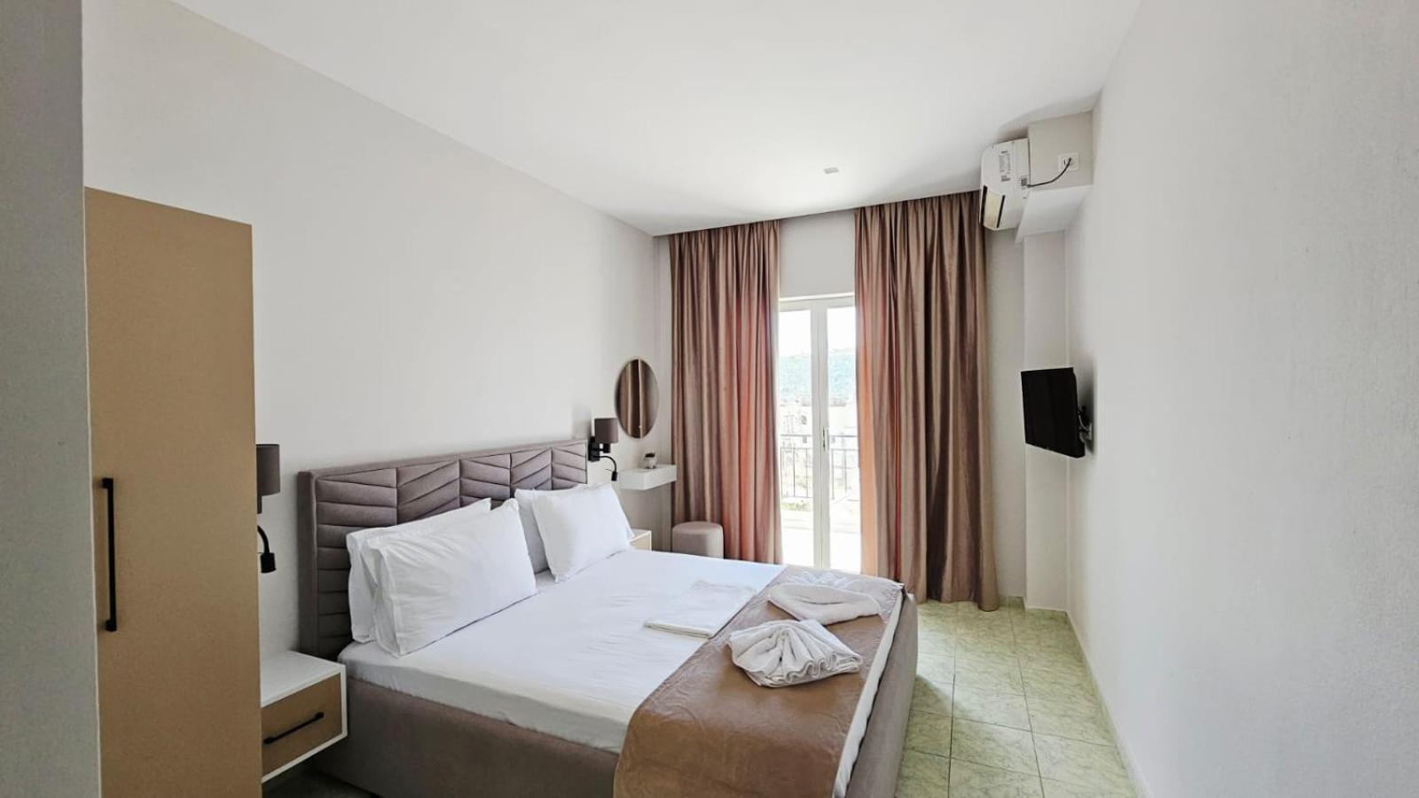 Arileo Hotel Himare Ruang foto