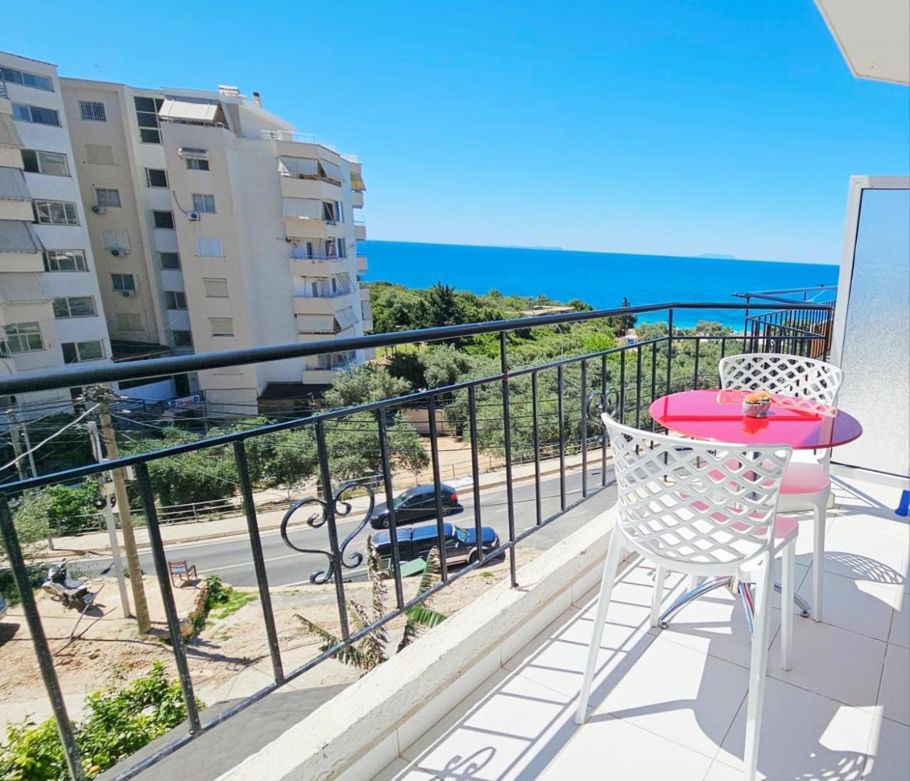 Arileo Hotel Himare Bagian luar foto